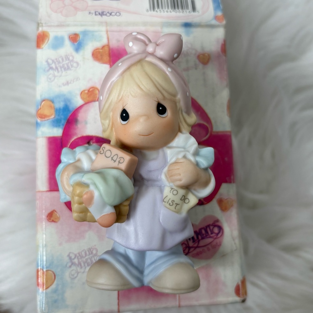 Little Moments “a mother’s job is never done” Figure 829269 Retire 2000 with box